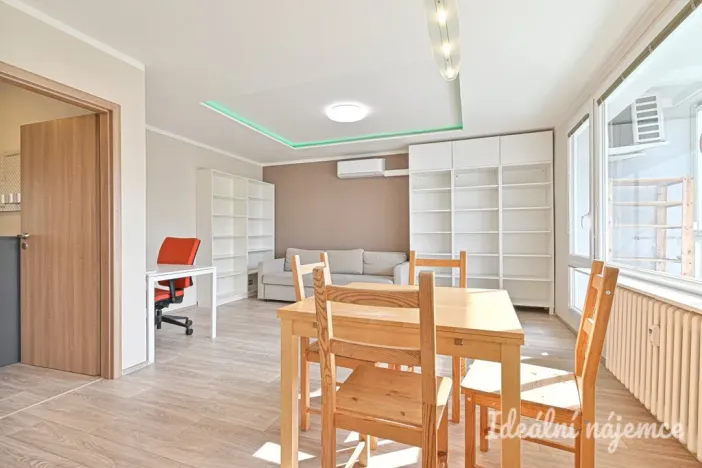 Pronájem bytu 3+1, Brno, Zikova, 74 m2