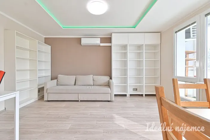 Pronájem bytu 3+1, Brno, Zikova, 74 m2