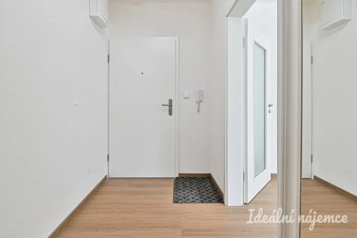 Pronájem bytu 1+kk, Brno, Stejskalova, 31 m2