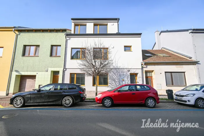 Pronájem bytu 1+kk, Brno, Stejskalova, 31 m2