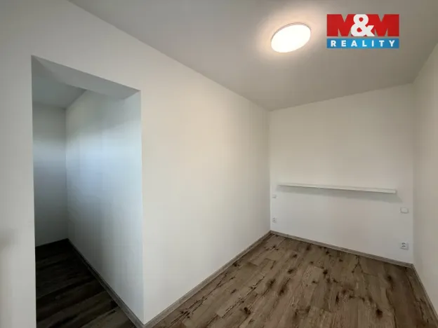 Pronájem bytu 2+kk, Hradec Králové, K Meteoru, 50 m2