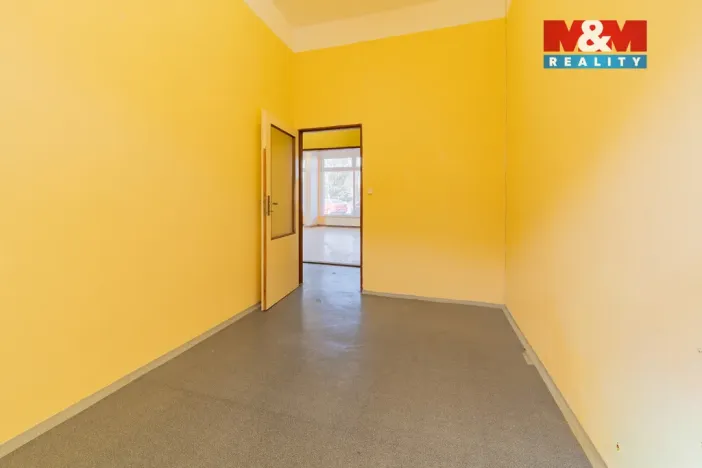 Prodej obchodního prostoru, Cheb, Na Hradčanech, 300 m2