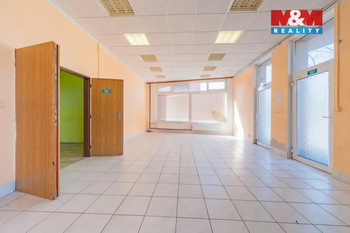 Prodej obchodního prostoru, Cheb, Na Hradčanech, 300 m2