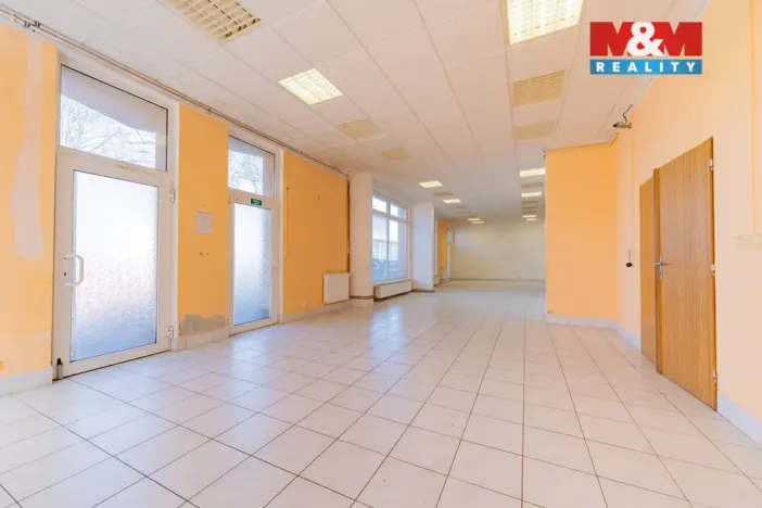 Prodej obchodního prostoru, Cheb, Na Hradčanech, 300 m2