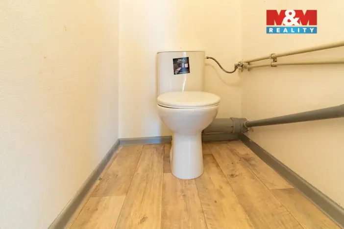 Prodej obchodního prostoru, Cheb, Na Hradčanech, 300 m2