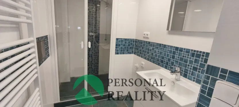 Pronájem bytu 3+kk, Praha - Karlín, Urxova, 67 m2