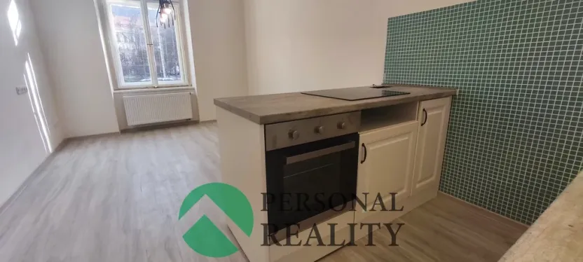 Pronájem bytu 3+kk, Praha - Karlín, Urxova, 67 m2