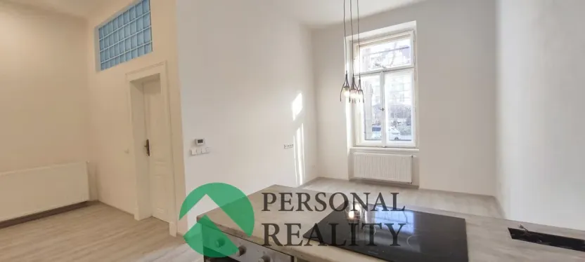 Pronájem bytu 3+kk, Praha - Karlín, Urxova, 67 m2