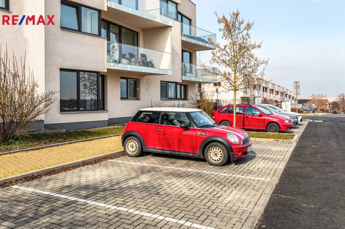 Pronájem bytu 1+kk, Praha - Dolní Počernice, Černodolská, 39 m2