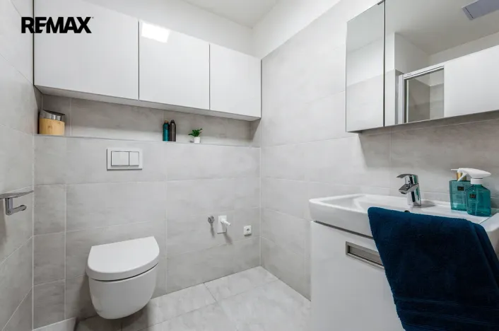 Pronájem bytu 1+kk, Praha - Dolní Počernice, Černodolská, 39 m2