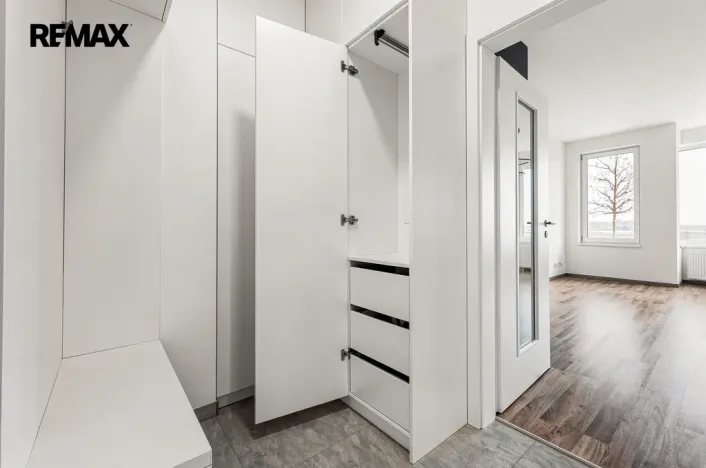 Pronájem bytu 1+kk, Praha - Dolní Počernice, Černodolská, 39 m2