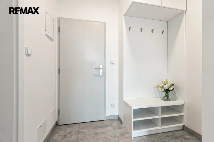 Pronájem bytu 1+kk, Praha - Dolní Počernice, Černodolská, 39 m2