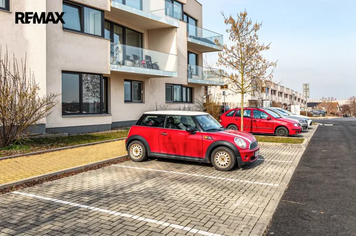 Pronájem bytu 1+kk, Praha - Dolní Počernice, Černodolská, 39 m2