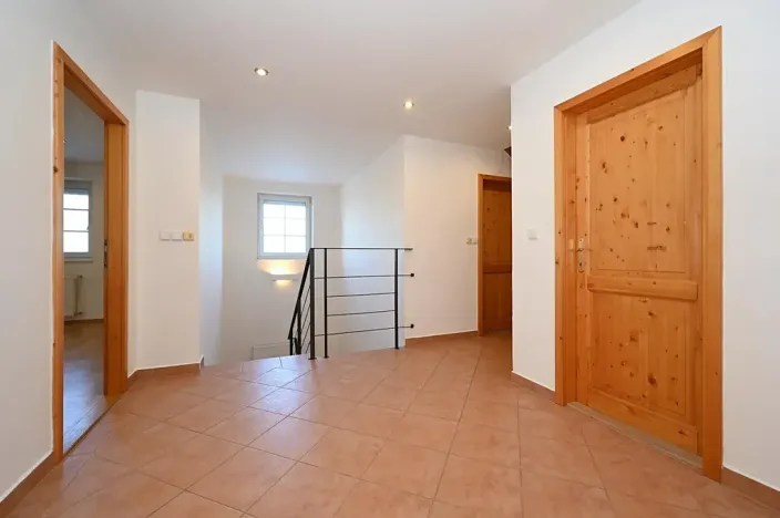 Pronájem rodinného domu, Popovičky, Na Skalce, 242 m2