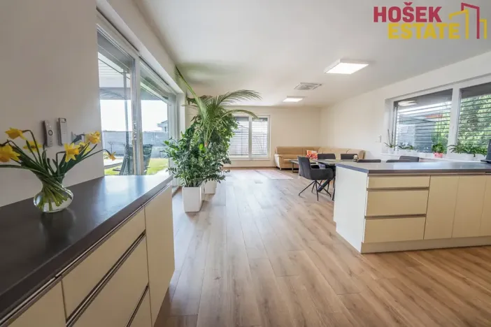 Prodej rodinného domu, Pohořelice, U Větrolamu, 160 m2