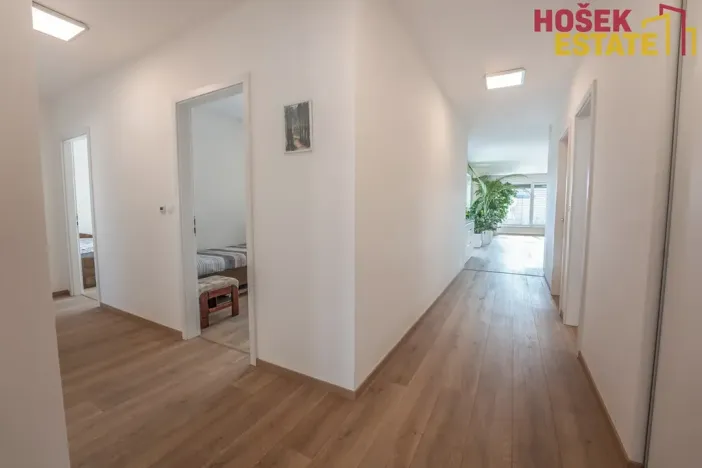 Prodej rodinného domu, Pohořelice, U Větrolamu, 160 m2