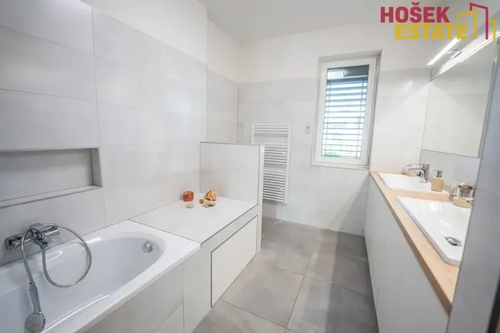 Prodej rodinného domu, Pohořelice, U Větrolamu, 160 m2