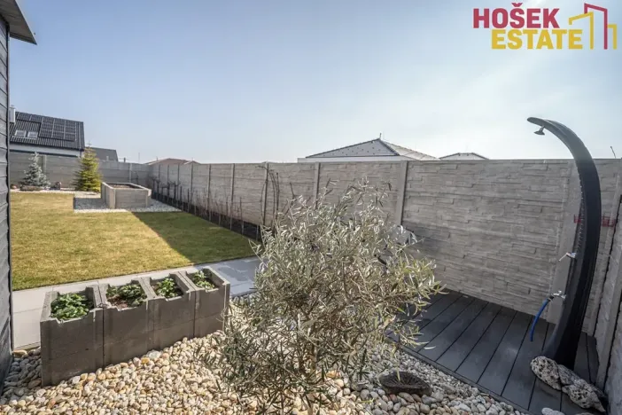 Prodej rodinného domu, Pohořelice, U Větrolamu, 160 m2