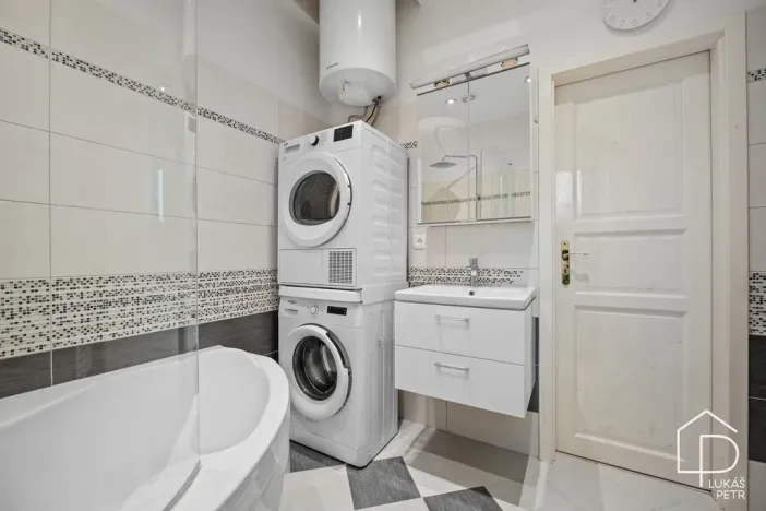 Prodej bytu 2+kk, Praha - Vysočany, Na břehu, 50 m2