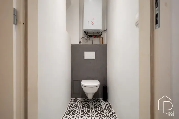 Prodej bytu 2+kk, Praha - Vysočany, Na břehu, 50 m2