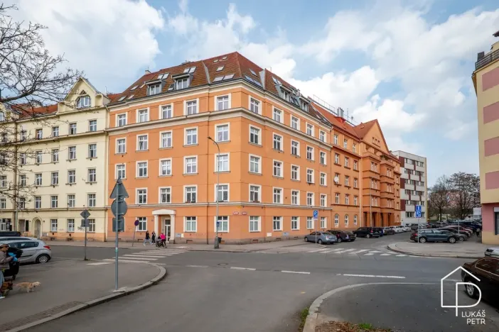 Prodej bytu 2+kk, Praha - Vysočany, Na břehu, 50 m2