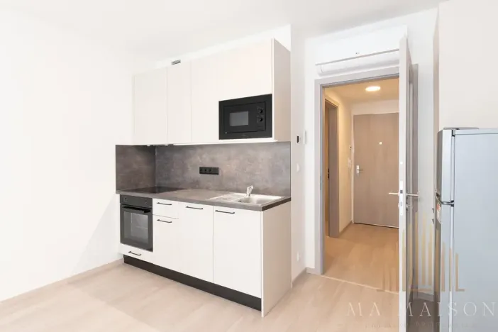 Pronájem bytu 1+kk, Praha - Hloubětín, Poděbradská, 32 m2