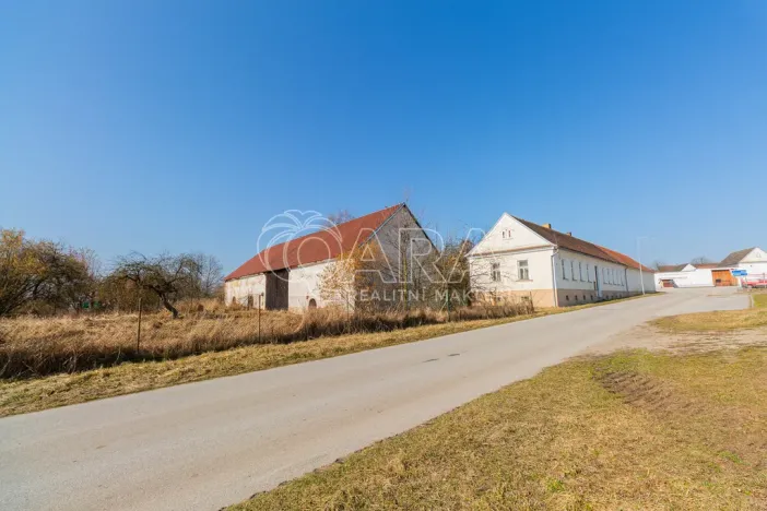 Prodej zemědělské usedlosti, Lišov - Horní Slověnice, 900 m2