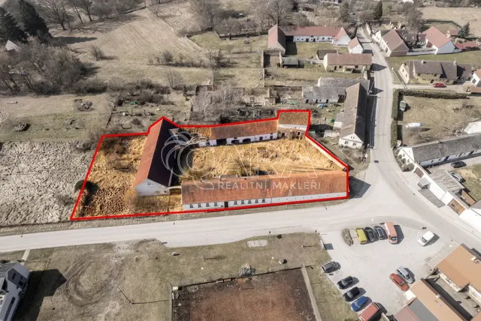 Prodej zemědělské usedlosti, Lišov - Horní Slověnice, 900 m2
