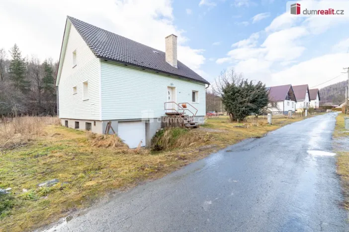 Prodej rodinného domu, Karlovice, 614 m2