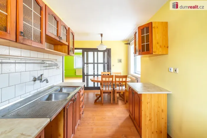 Prodej rodinného domu, Karlovice, 614 m2