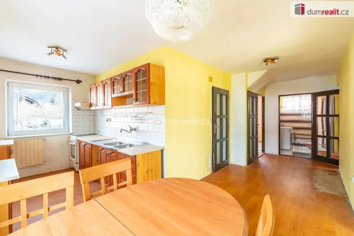 Prodej rodinného domu, Karlovice, 614 m2