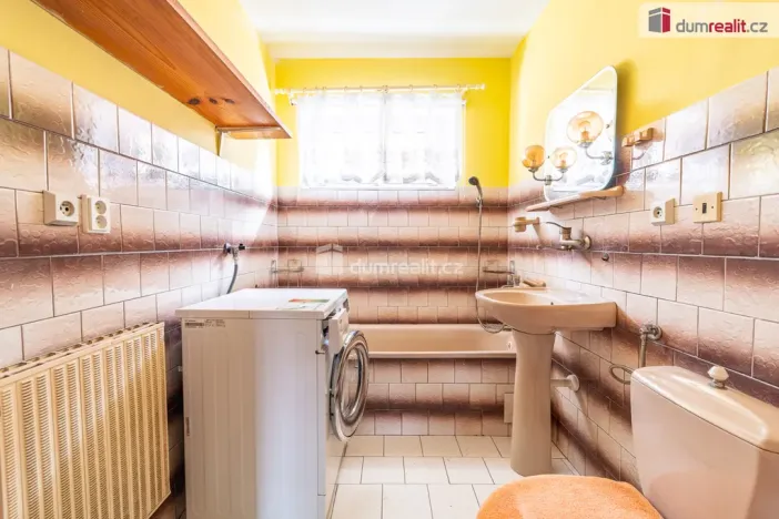 Prodej rodinného domu, Karlovice, 614 m2