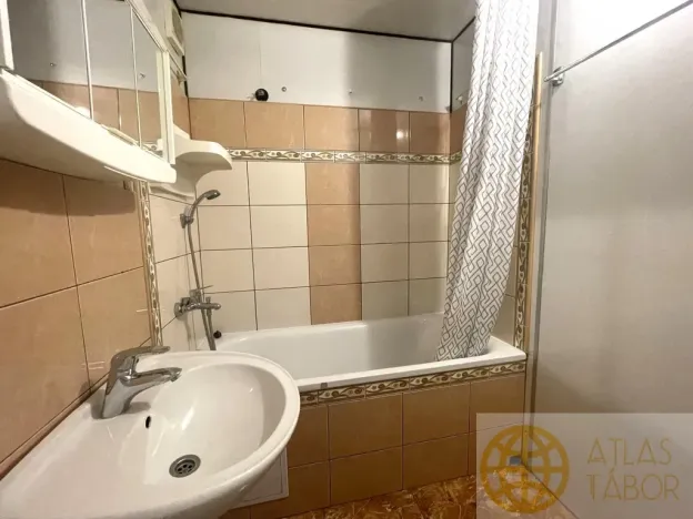 Pronájem bytu 3+1, Tábor, Berlínská, 71 m2