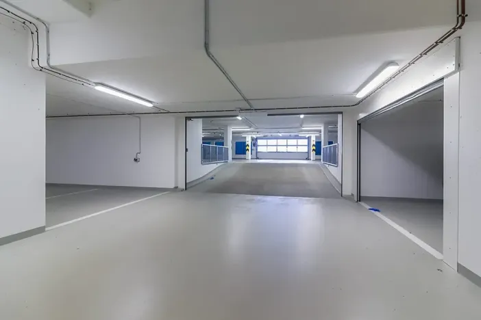 Pronájem garážového stání, Praha - Hlubočepy, Fabiánové, 13 m2