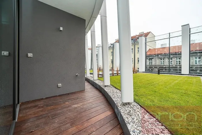 Pronájem bytu 1+kk, Praha - Smíchov, Holečkova, 65 m2