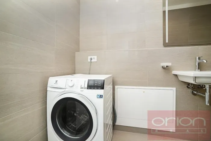 Pronájem bytu 1+kk, Praha - Smíchov, Holečkova, 65 m2