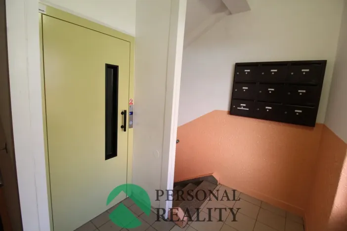 Pronájem bytu 2+1, Karlovy Vary, Hybešova, 56 m2