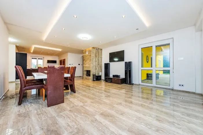 Prodej rodinného domu, Radějovice, 218 m2