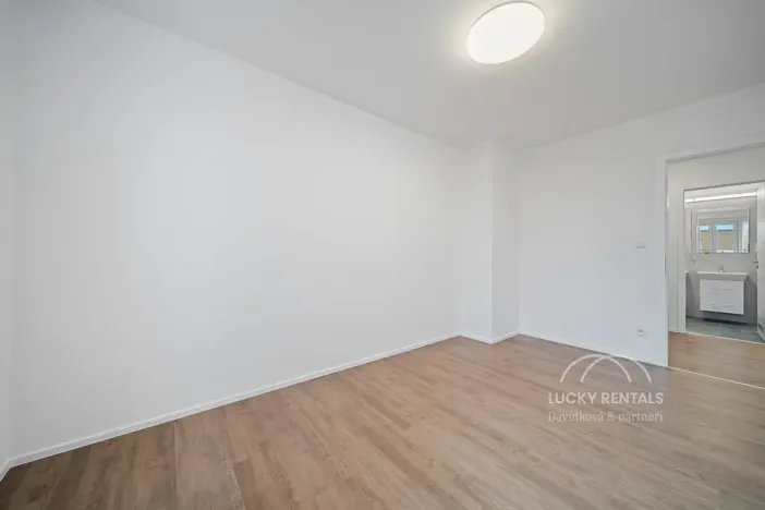 Pronájem bytu 1+kk, Praha - Chodov, Líbalova, 32 m2