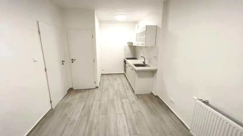 Pronájem bytu 1+1, Praha - Vršovice, Sámova, 40 m2