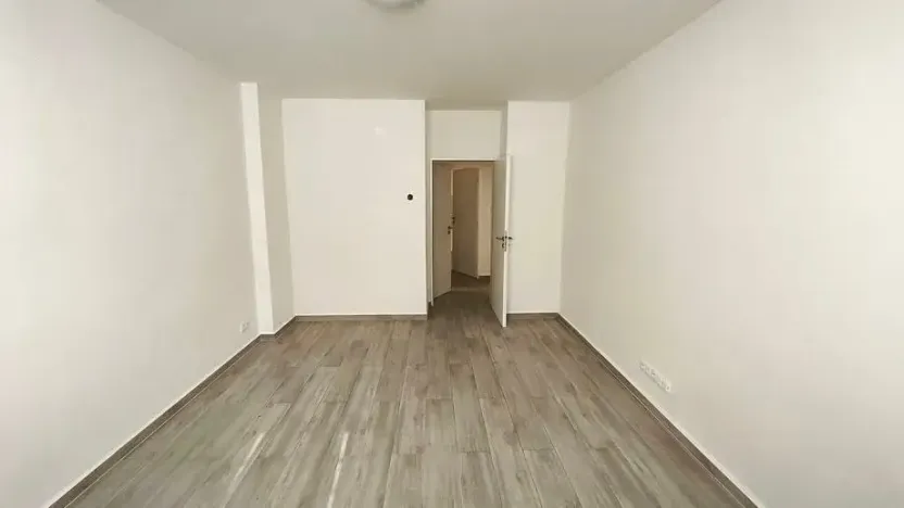 Pronájem bytu 1+1, Praha - Vršovice, Sámova, 40 m2