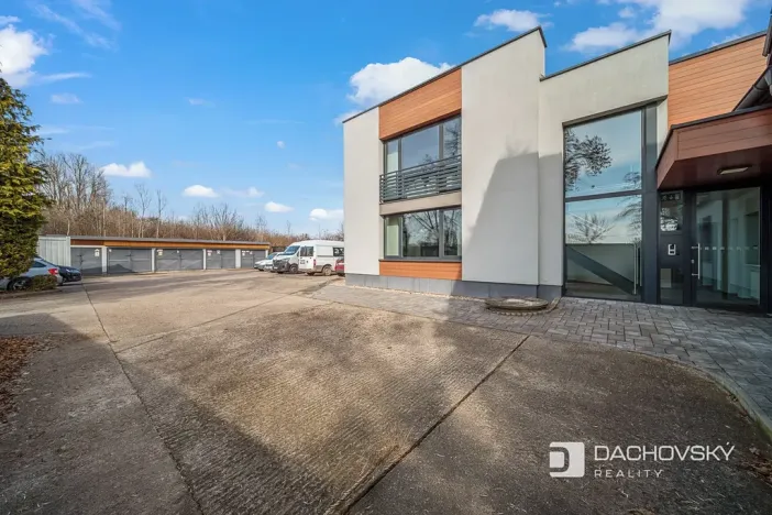 Prodej obchodního prostoru, Pardubice, K Dolíčku, 374 m2