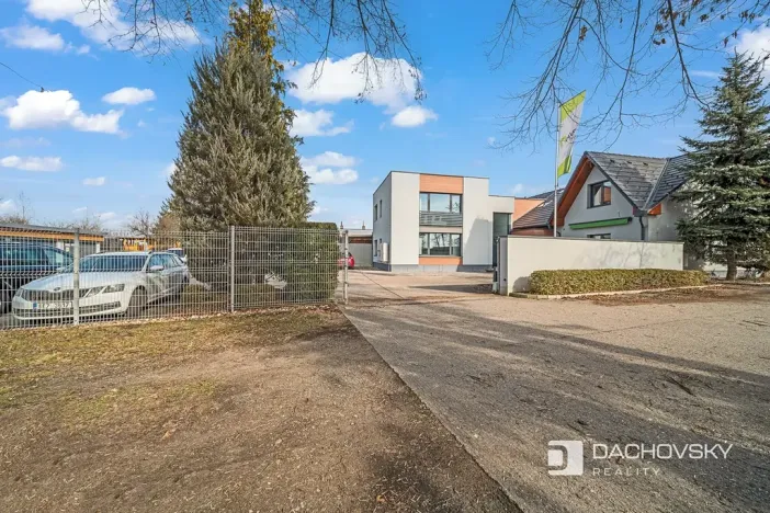 Prodej obchodního prostoru, Pardubice, K Dolíčku, 374 m2