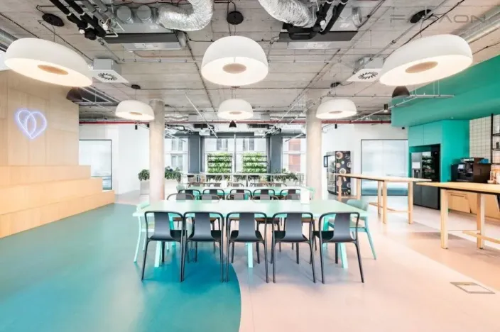 Pronájem kanceláře, Praha - Karlín, Rohanské nábřeží, 706 m2