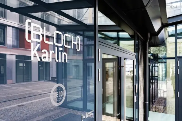 Pronájem kanceláře, Praha - Karlín, Rohanské nábřeží, 706 m2