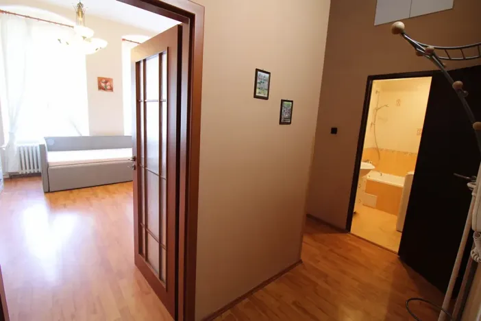 Pronájem bytu 2+1, Karlovy Vary, I. P. Pavlova, 54 m2