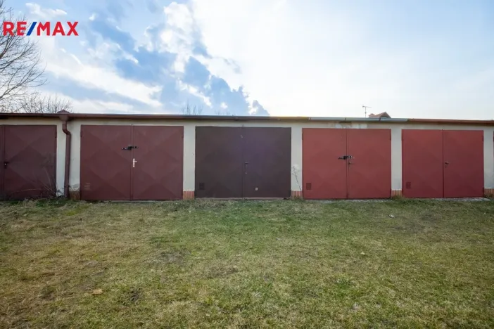 Prodej garáže, Hradec Králové, 15 m2