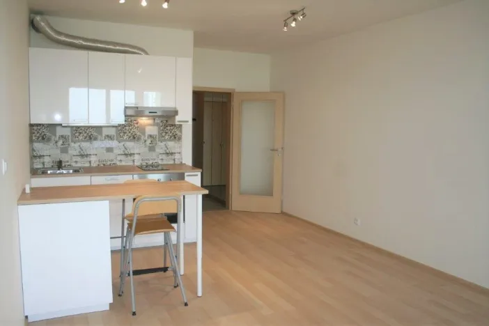 Pronájem bytu 1+kk, Praha - Horní Měcholupy, Hornoměcholupská, 35 m2