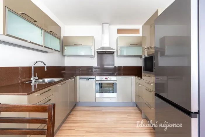 Pronájem bytu 3+1, Praha, Volutová, 76 m2