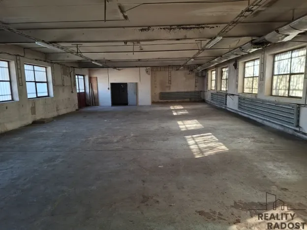 Pronájem výrobních prostor, Slaný, Netovická, 230 m2